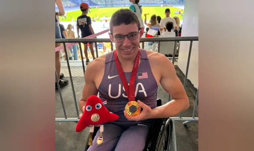 Após vencer corrida, medalhista paralímpico usa as redes sociais para expressar sua gratidão a Deus e a todos que o apoiaram. Foto: Instagram/Daniel Romanchuk