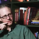 Ex-ateu e filósofo britânico, Philip Goff, surpreende ao anunciar sua conversão após quase três décadas de descrença. Foto: captura de tela/YouTube/Capturing Christianity