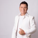 O cantor Neir Menezes, conhecido por sua trajetória de 42 anos na música cristã, acaba de assinar contrato com o selo Nova Fase Music. Foto: Divulgação.