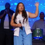 A nova canção de Rayssa Andrade, intitulada "Yeshua", nasceu de uma profunda experiência espiritual vivida durante um culto em sua igreja. Foto: Divulgação.