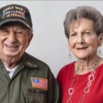 Com 98 anos, um veterano do exército e sua esposa são um verdadeiro exemplo de amor duradouro, celebrando 74 anos de casamento. Foto: Growing Bolder/ Facebook reel.