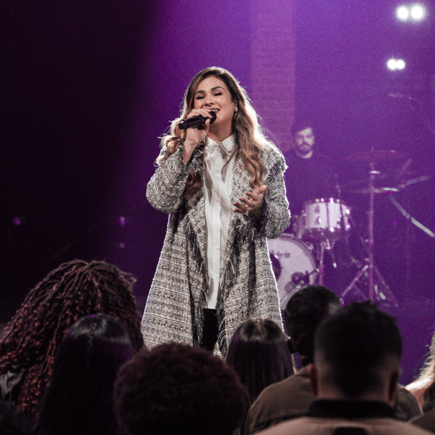 Bruna Olly lança "Minha Certeza", faixa bônus do álbum “Ao Vivo em Paranapiacaba”, destacando fé e adoração com grande repercussão. Foto: Divulgação.