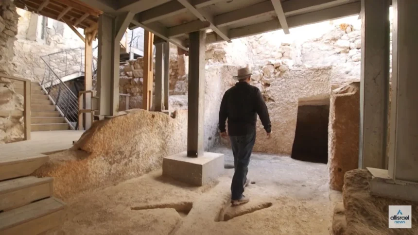 Descoberta revelou uma estrutura do Período do Primeiro Templo em Jerusalém, conforme anunciou a Autoridade de Antiguidades de Israel (IAA). Foto: Reprodução/YouTube/All Israel News