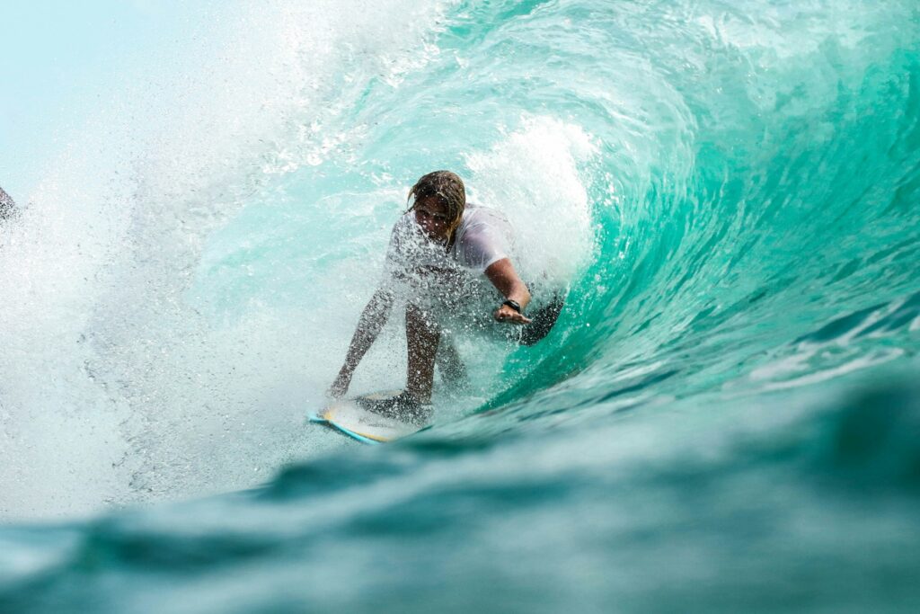 Cristão sobrevive a grave acidente de surfe e testemunha cura