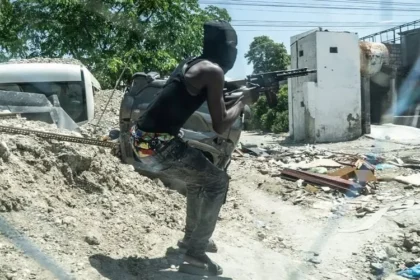 Metade das gangues no Haiti é composta por crianças, mas ministérios locais levam esperança e resgate em Jesus. Foto: © UNOCHA/Giles Clarke