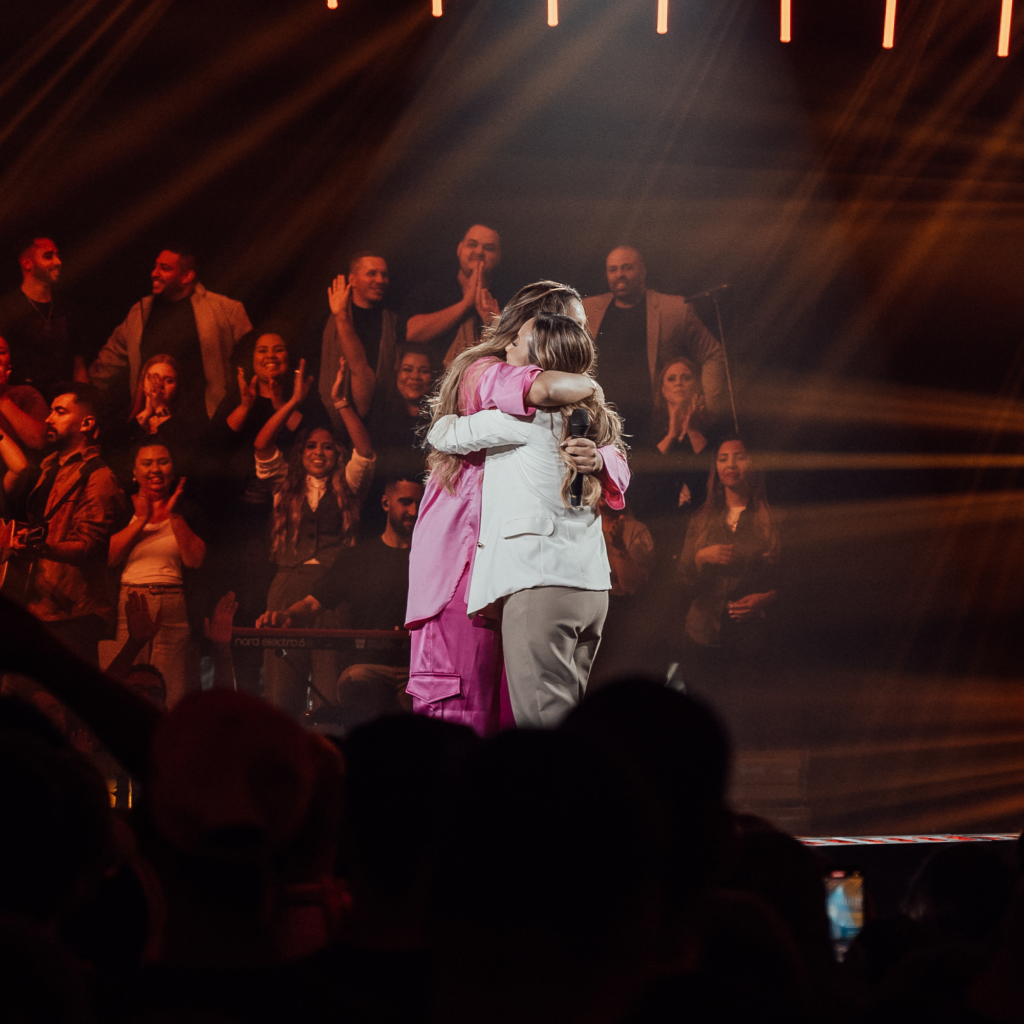 Sarah Beatriz e Bruna Karla exaltam o poder de Deus em novo single