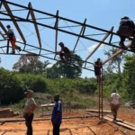 Após aceitar Jesus, uma mulher orou por sua aldeia na África, e hoje a comunidade tem uma igreja e acesso à água potável. Foto: Reprodução/AG News.