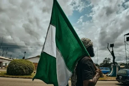 Cristão é condenado à morte após se defender de um ataque de pastores Fulani na Nigéria, gerando protestos de defensores de direitos humanos. Foto: Representação/Unsplash.