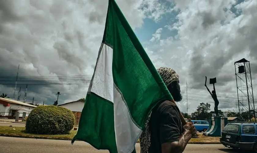 Cristão é condenado à morte após se defender de um ataque de pastores Fulani na Nigéria, gerando protestos de defensores de direitos humanos. Foto: Representação/Unsplash.