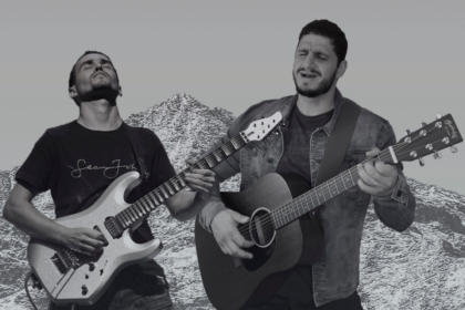 O cantor Tarik Mohallem lança "Neste Lugar", uma canção que combina melodia, intimismo e o estilo do rock cristão. Foto: Divulgação.