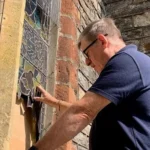 Ataques a igrejas no Reino Unido somam mais de 9 mil casos em três anos, com furtos, vandalismo e violência preocupando autoridades. Foto: Diocese de Exeter