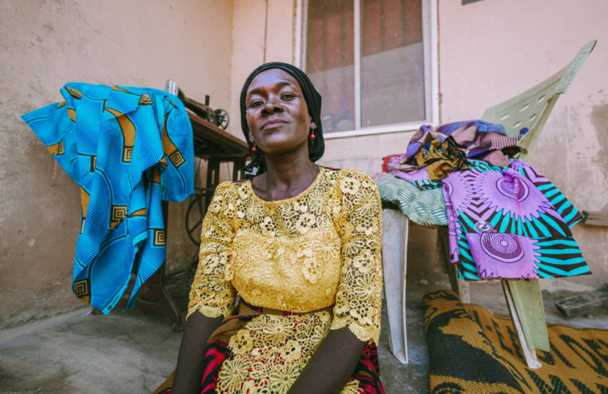 Cristã sobrevive ao cativeiro do Boko Haram na Nigéria, enfrenta perdas e reconstrói a vida com fé e apoio da igreja. Foto: Reprodução/Global Christian Relief