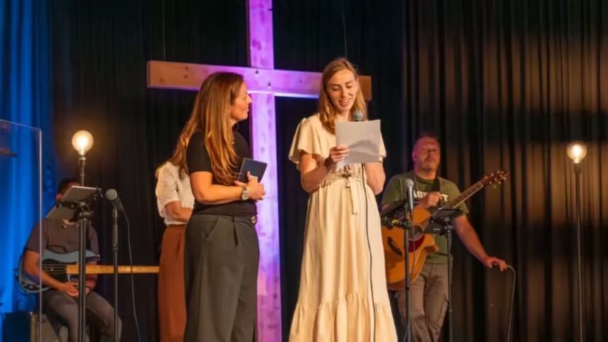Ex-ocultista que seguia a Nova Era encontra salvação após ler a Bíblia, assistir pregações online e ter um encontro com Jesus em seu quarto. Foto: Reprodução/Instagram/Priscilla Priem