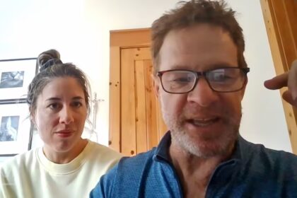 Ex-jogador de hóquei relata experiência com Deus após parada cardíaca e revela como o milagre transformou sua vida. Foto: Reprodução/YouTube/No Longer Nomads