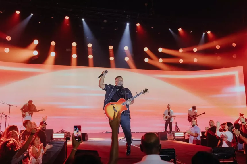 Samuel Messias lança o álbum ao vivo "Ainda Tem Promessa", com canções impactantes e mensagem profética de fé, renovo e fidelidade de Deus. Foto: Divulgação.