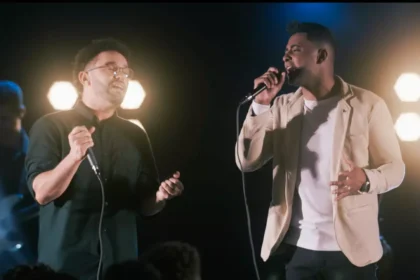 Samuel Sabinno lança “Eu Preciso Tanto” com Misaias Oliveira, uma canção de clamor e fé que destaca a dependência de Deus em meio às lutas. Foto: Divulgação.