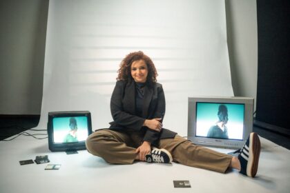 Milena Pina lança “Um Conselho” após sucesso de “Inquietações” e viralizar cantando com passarinho nas redes sociais. Foto: Divulgação.