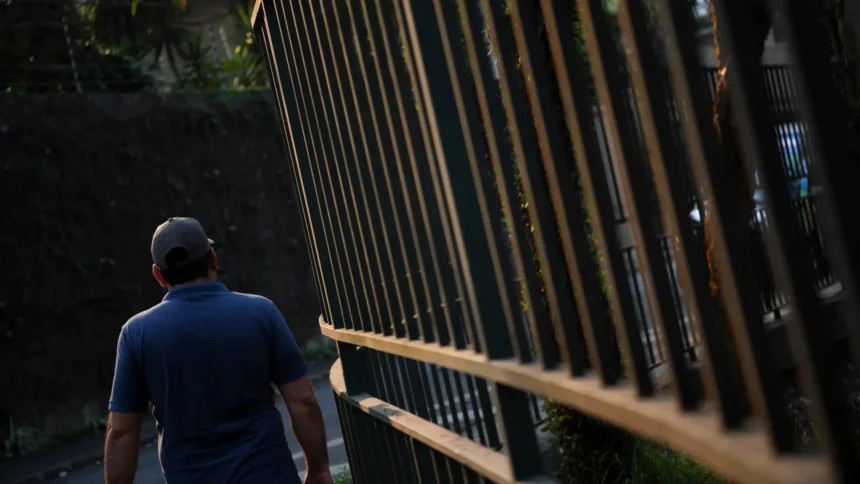 Pastor em Cuba é preso após apoiar família de cristãos detidos por protestar; caso revela aumento da repressão religiosa no país. Foto: Representativa/Portas Abertas.