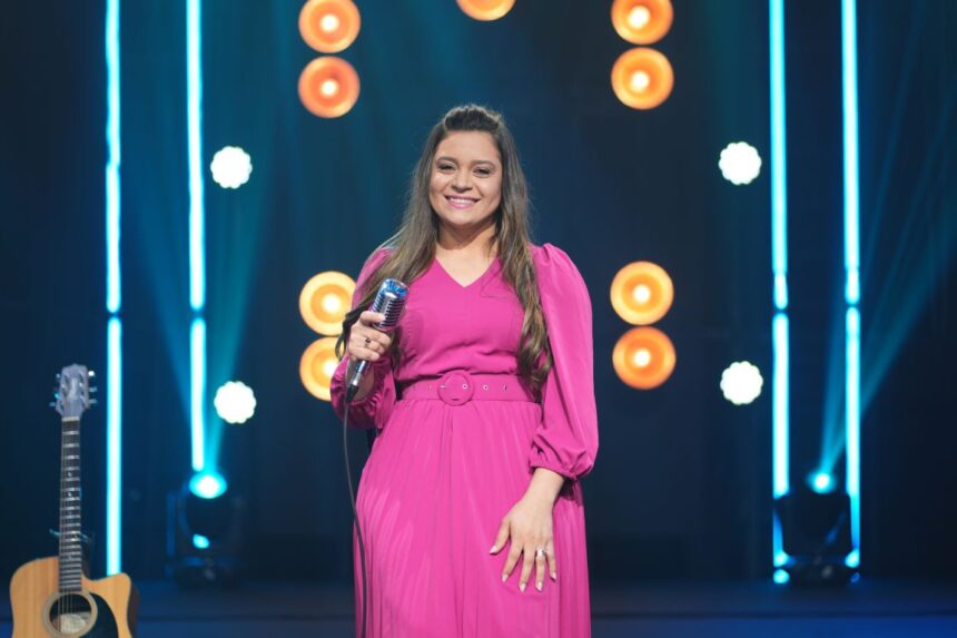 Mara Souza lança “Sou Peregrino” pela Louvor Eterno, com produção de Misael Coelho e composição de Wilson Silva. Foto: Divulgação.