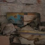 Cristãos no Paquistão enfrentam perseguição, com ataques a igrejas e lares, mas mantêm a fé firme em meio à violência. Foto: Reprodução/Portas Abertas.