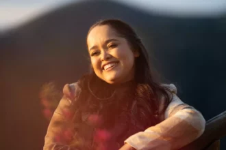 Ruthe Dayanne lança o single “Inabalável”, com clipe impactante e mensagem de fé sobre o Deus que é força, vitória e nunca falha. Foto: Divulgação.