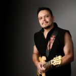 O cantor e compositor Dadai apresenta seu mais novo single, “Privilegiado”, lançado recentemente pelo selo Nova Fase Music. Foto: Divulgação.