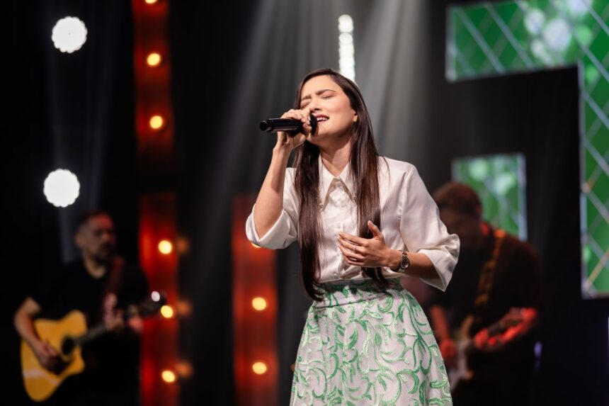 A Louvor Eterno apresenta a cantora Talita Santos, que faz sua estreia com o single autoral “Não Posso Parar”. Foto: Divulgação.