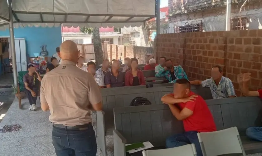 Novas restrições de internet limitam o acesso a dados e elevam preços, afetando a população e igrejas em Cuba. Foto: Portas Abertas.