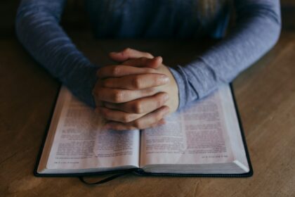 Após sentir a presença do Espírito Santo na Bethel Church (Califórnia), homem recebe oração e tem câncer de próstata curado. Foto: Representativa/Unsplash.