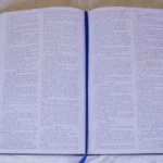 Durante oito meses, grupo de 56 voluntários de uma igreja no Espírito Santo, se dedicou à transcrição manual completa de uma bíblia gigante. Foto: Arquivo pessoal.