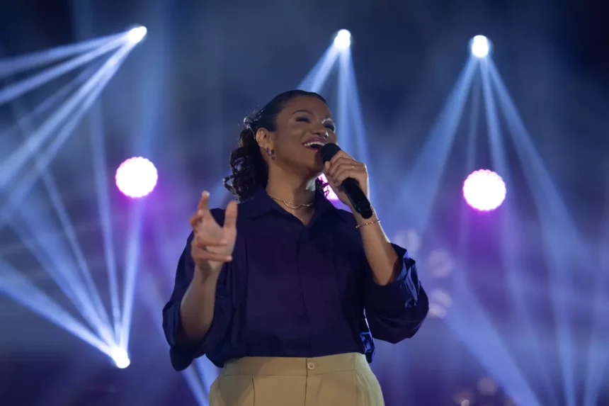 A cantora Fabiana Sinfrônio apresenta "A Fé", o terceiro single do seu projeto visual, que está sendo revelado gradualmente. Foto: Divulgação.