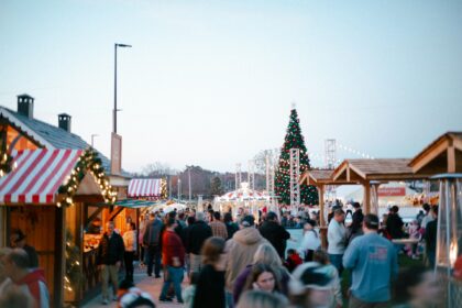 Cristão é ameaçado de prisão ao tentar evangelismo em festival; defesa acusa cidade de Tucson de censura religiosa inconstitucional. Foto: Representativa/Unsplash.