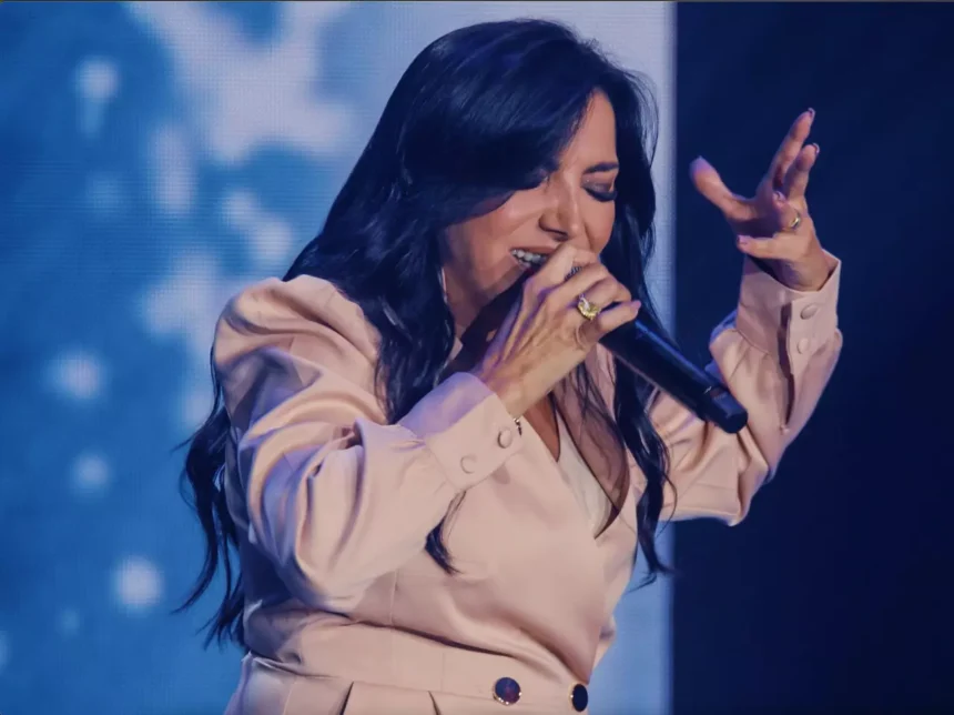 A cantora Eyshila celebra 30 anos de carreira com o lançamento do EP "É Assim Que Eu Quero Te Adorar", pela MK Music. Foto: Divulgação.