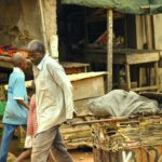 Ataque na Nigéria por um grupo armado em um mercado de rua resultou na morte de um pastor e em mais de 50 pessoas. Foto: Representativa/Unsplash.