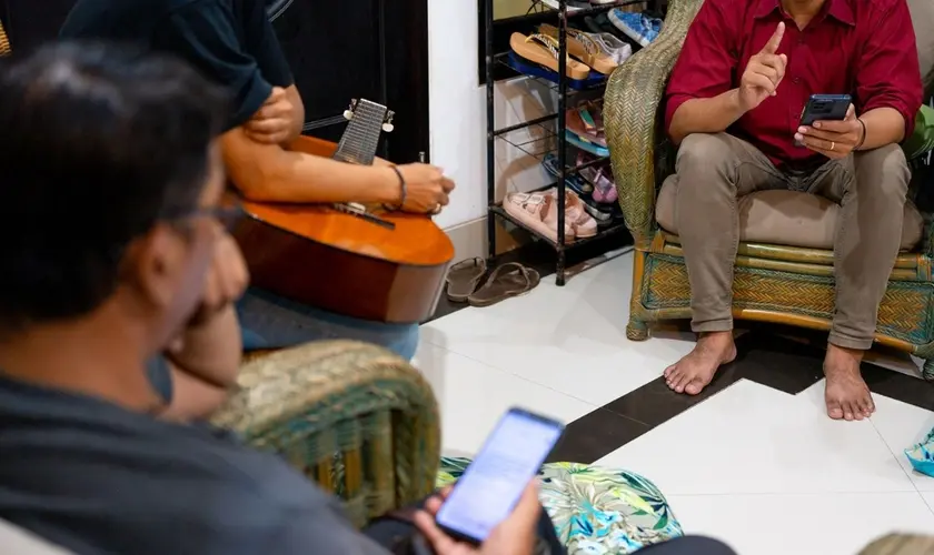 Missionários investem em evangelismo digital durante o Ramadã e alcançam muçulmanos com mensagens sobre fé e salvação nas redes sociais. Foto: Reprodução/IMB