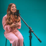 Sendo uma das principais cantoras do segmento gospel, Gabriela Rocha apresenta um medley de sucessos do Renascer Praise no EP “Ecoar 3”. Foto: Divulgação.