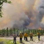 Igrejas nos EUA relatam resposta de oração após chuva ajudar no combate a incêndio florestal na Geórgia, trazendo esperança em meio à crise. Foto: Reprodução/Baptist Press