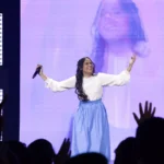 A cantora Eula Cris lançou o single “Vai Sobrar Testemunho”, mais uma faixa inédita de seu projeto ao vivo gravado em sua cidade natal. Foto: Divulgação.