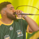 No clima da Copa do Mundo 2026, Silas Magalhães lança “Bênçãos Reais”, unindo a paixão pelo futebol ao ritmo contagiante do samba e do funk. Foto: Divulgação.