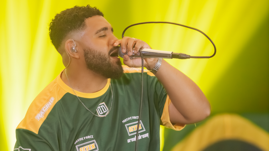No clima da Copa do Mundo 2026, Silas Magalhães lança “Bênçãos Reais”, unindo a paixão pelo futebol ao ritmo contagiante do samba e do funk. Foto: Divulgação.