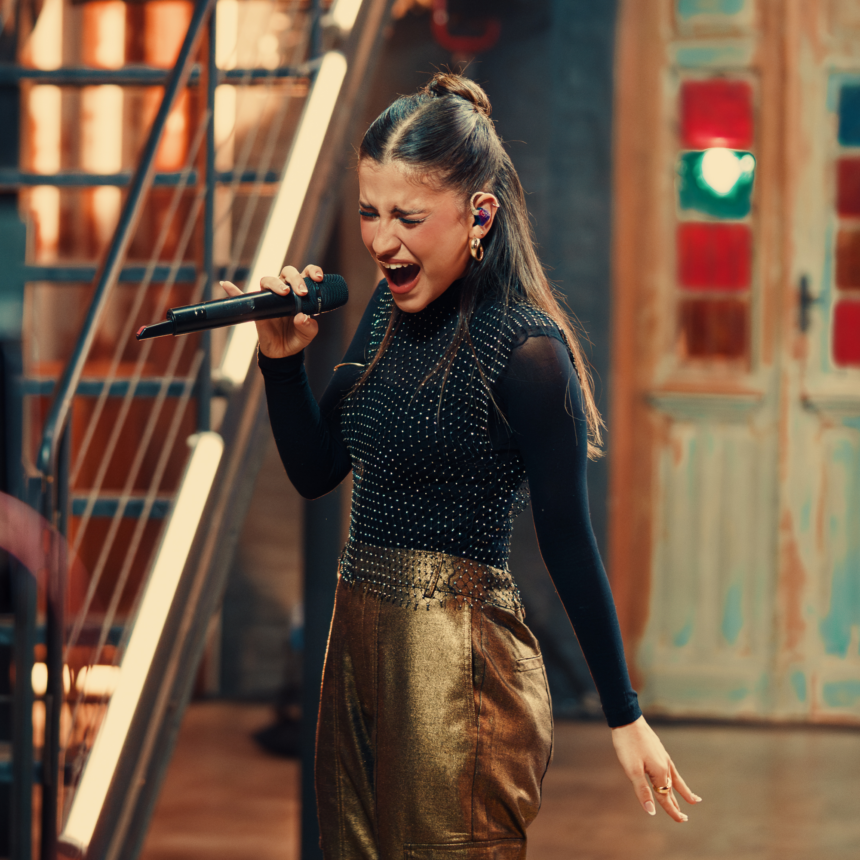 “Além da Medicina”, novo single de Lis Avancini, destaca a fé como refúgio em meio às limitações humanas e está disponível nas plataformas. Foto: Divulgação.
