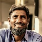 Ex-hindu que participou de culto com a intenção de matar cristãos acabou aceitando Jesus após ouvir a mensagem do Evangelho no Paquistão. Foto: Ilustrativa/Unsplash.