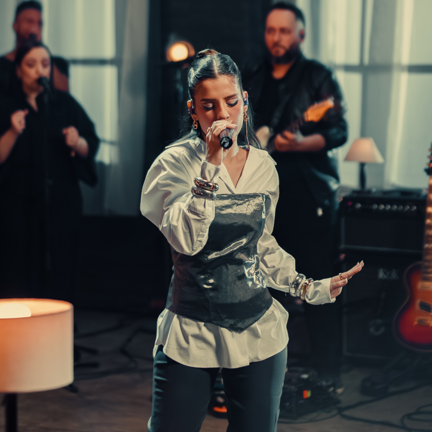 Lis Avancini traz “Getsêmani”, que teve grande repercussão na voz do intérprete de hits como “Sublime” e “Acredito (We Believe)”. Foto: Divulgação.