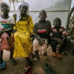Família da Nigéria sobreviveu aos ataques do Boko Haram e testemunha como a fé em Deus trouxe esperança em meio à perseguição e ao sofrimento. Foto: Reprodução/Global Christian Relief