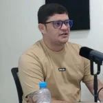 Ex-viciado em crack, Thiago Gomes relata como foi resgatado das ruas, libertado das drogas e transformado pelo poder de Jesus Cristo. Foto: Reprodução/YouTube/1dose1conversa