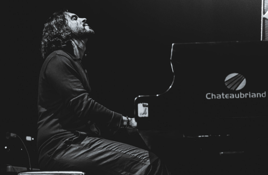 Apaixonado pela Música Popular Brasileira, o cantor Fellipe Fernandes apresenta sua nova canção intitulada “Homens-Ninguém”. Foto: Divulgação.
