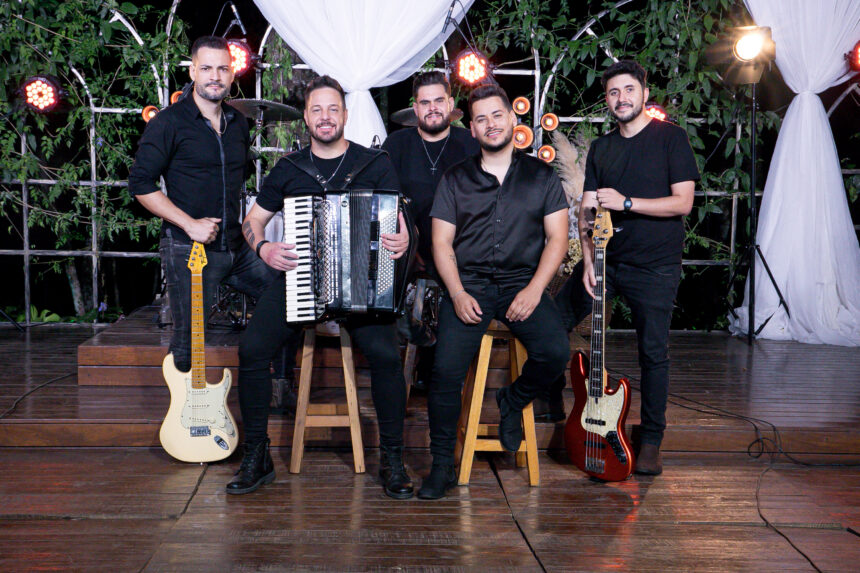 A banda GratidãO lança a canção ''O Que Eu Sou Sem Deus Comigo'', novo single sertanejo gravado ao vivo no projeto ''A Comunhão''. Foto: Divulgação.