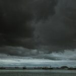 Diante dos alertas de Super El Niño no Brasil, pastor convoca cristãos para um movimento de oração pela proteção das cidades e famílias. Foto: Representativa/Unsplash.