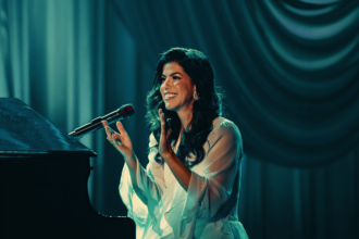 Rachel Novaes celebra 25 anos de ministério com “Eu e Minha Casa”, primeiro lançamento de um projeto com 15 canções. Foto: Divulgação.