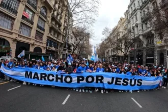 Após nove anos sem uma grande mobilização, a Marcha para Jesus voltou às ruas de Buenos Aires, reunindo dezenas de milhares de cristãos. Foto: ACIERA/Marcho x Jesús